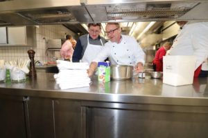 Lions-Club-Cuxhaven-Lions-kocht11